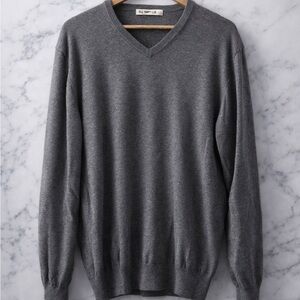 Old Navy Men's Charcoal V-Neck Sweater
